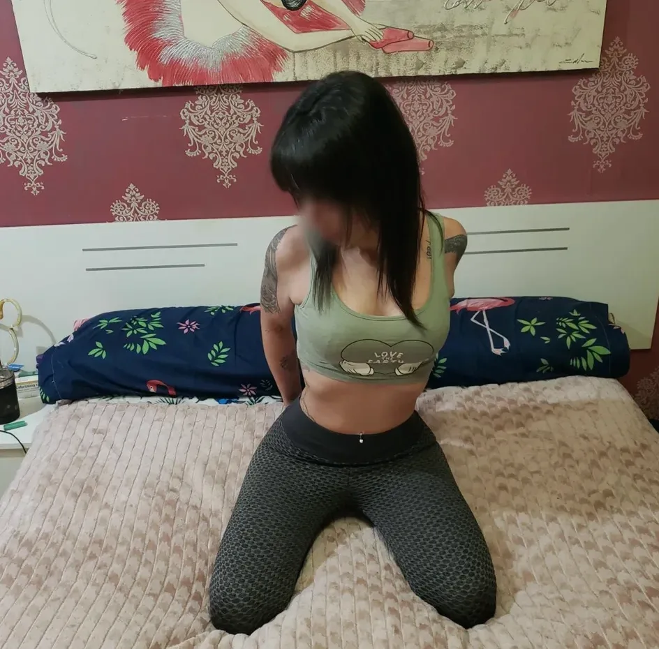 Catriona, 32