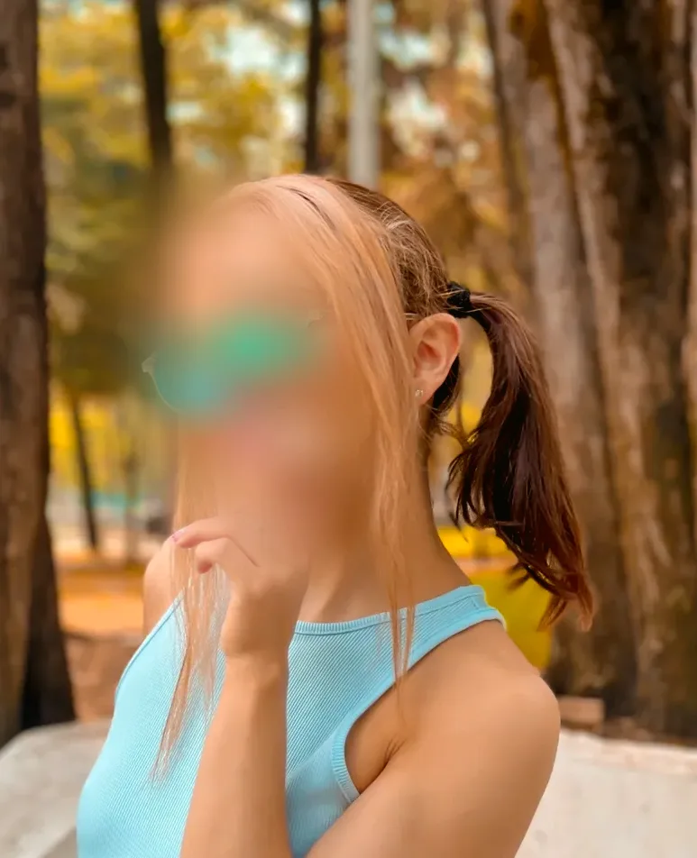 Danielle, 26