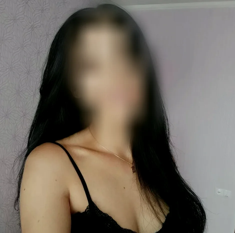 Lauren, 29