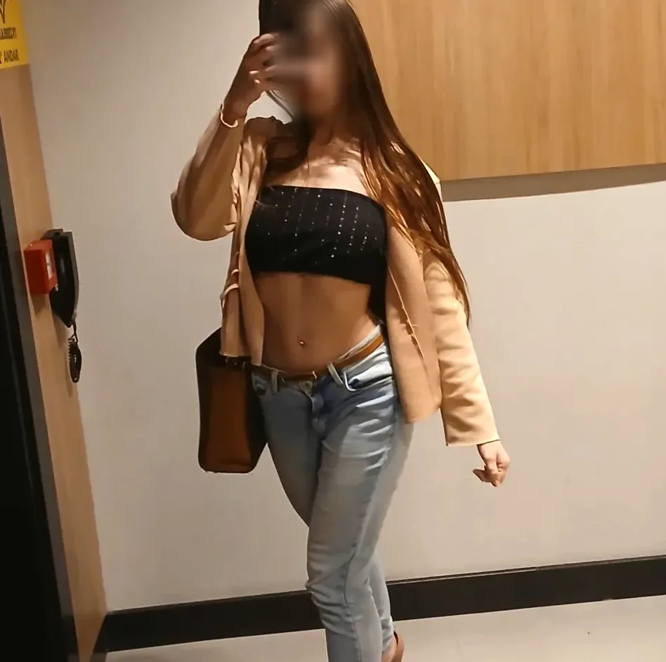 Sana, 21