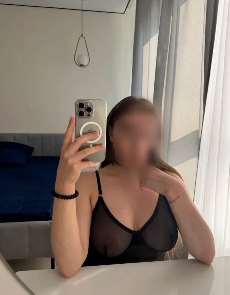 Skye, 23